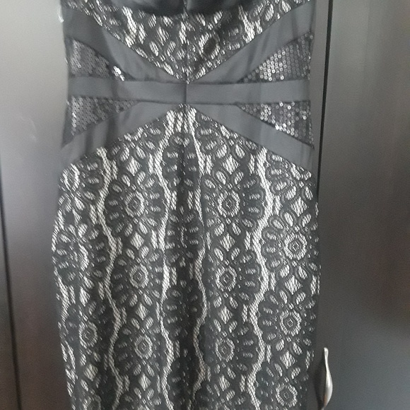 Dress - Picture 3 of 5